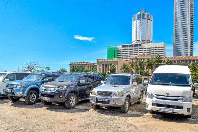 ගාල් කළ වාහන නැවත එම ආයතනවලටම භාරදෙයි