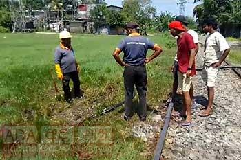 වරායේ සිට කොලොන්නාවට ඉන්ධන රැගෙන එන නළයක කාන්දුවක්