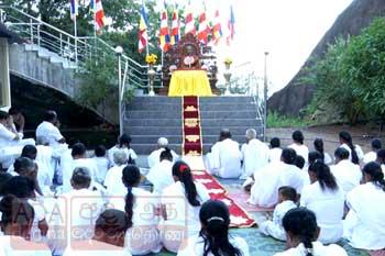 දුරුතු පුර පසළොස්වක පොහොය අදයි