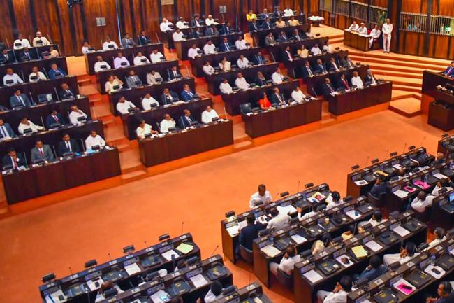 පාර්ලිමේන්තු සභාවාරය ඇරඹෙයි