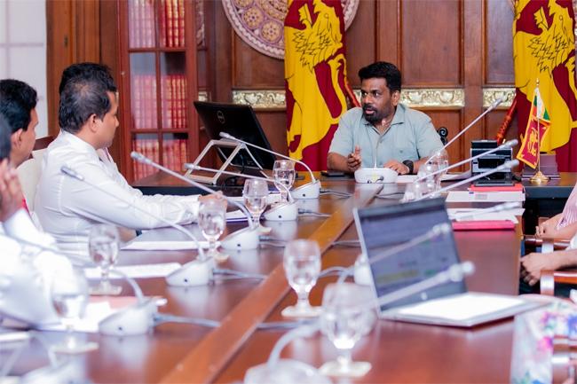 ජනපති සහ විශ්වවිද්‍යාල ආචාර්ය සමිති සම්මේලනය අතර හමුවක්