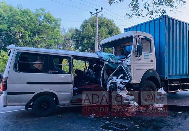 තලාවේ මාරක අනතුරක් - තිදෙනෙකුට දිවි අහිමි වෙයි