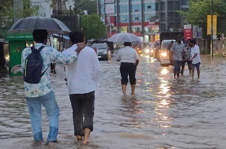 අද මිලිමීටර් 100 ඉක්මවූ තද වැස්සක්