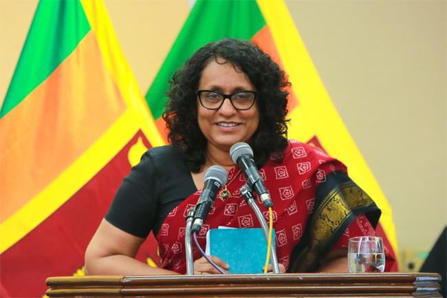 මේක දරුවන්ට දඬුවම් දීම පිළිබඳ සංශෝධනයක් - අගමැති හරිනි