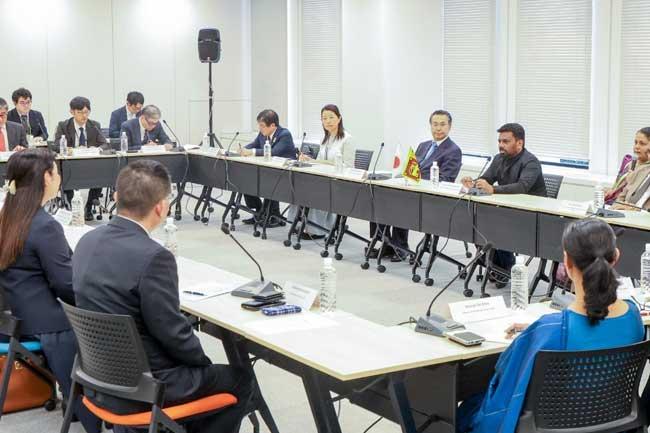ජනපති ජපානයේ ප්‍රමුඛ පෙළේ ව්‍යාපාරිකයන් සමඟ සාකච්ඡාවක