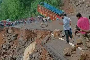 නේපාලයට බලපා ඇති අයහපත් කාලගුණයෙන් 11ක් මරුට