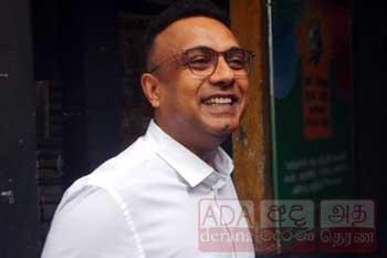 මනූෂ නානායක්කාර අල්ලස් කොමිසමේ අත්අඩංගුවට