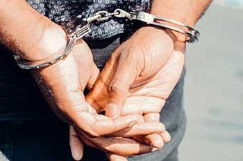 කෝටි ගාණක භාණ්ඩ හොරකම් කළ ‘හැලඹ රමේෂ්’ අත්අඩංගුවට