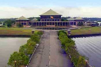 හෙට මන්ත්‍රීවරුන් සහ මන්ත්‍රීවරියන් රෝස පැහැති ඇඳුමෙන් පාර්ලිමේන්තුවට