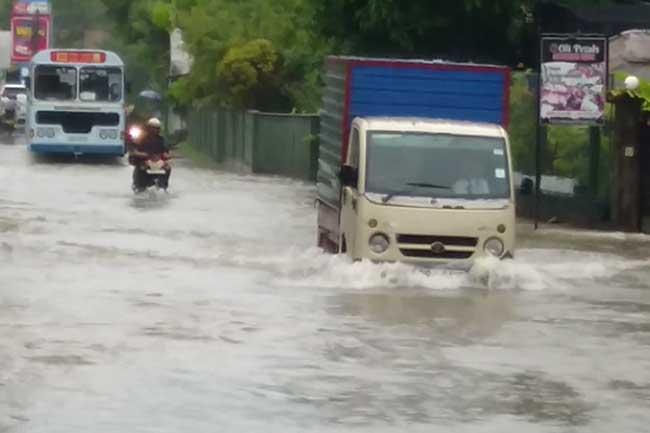 අයහපත් කාලගුණයෙන් පුද්ගලයින් 9,392ක් පීඩාවට