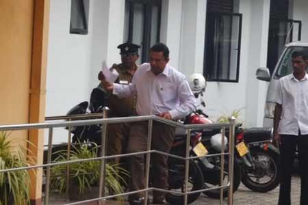 ගයන්ත අල්ලස් කොමිසමට