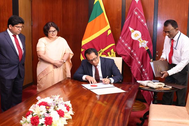 පනත් කෙටුම්පත් තුනකට කථානායකගේ සහතිකය
