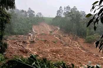උඩදුම්බරට මි.මී 200ට වැඩි වැස්සක් - අනතුරුදායක තැන් මඟ හැර ජීවිත රැකගන්න