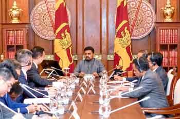 දිවයිනට පැමිණි චීන නියෝජිත පිරිස සහ ජනපති අතර හමුවක්