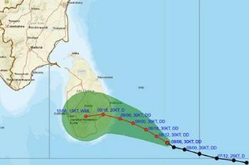 පීඩන අවපාතය පොතුවිල් සිට කිලෝමීටර් 230ක් දුරින්