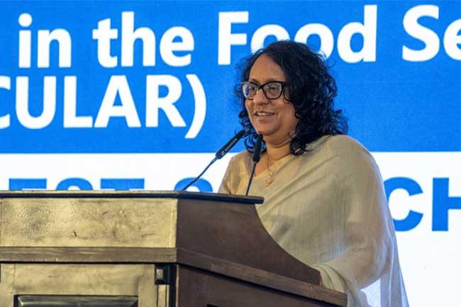 අධ්‍යාපනය යනු විභාග සමත් වී රැකියාවක් ලබා ගැනීම පමණක් නොවෙයි - අගමැති