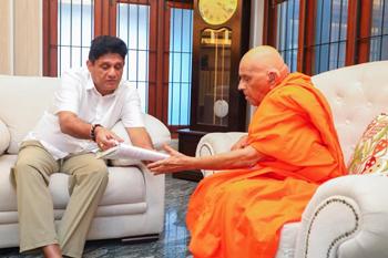 විපක්ෂනායකවරයා පූජ්‍ය මුරුත්තෙට්ටුවේ ආනන්ද හිමියන් බැහැදකී