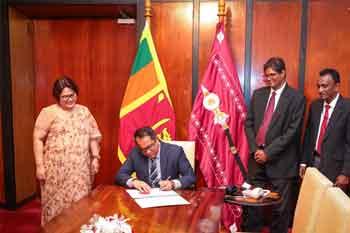 පාර්ලිමේන්තු විශ්‍රාම වැටුප් ඉවත් කිරීමේ පනත් කෙටුම්පතට කථානායකවරයාගේ සහතිකය