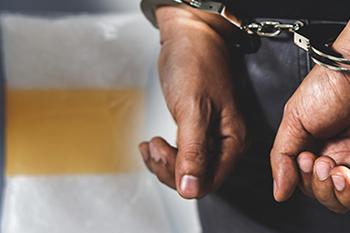 අයිස් මත්ද්‍රව්‍ය සමග සැකකරුවන් දෙදෙනෙකු අත්අඩංගුවට