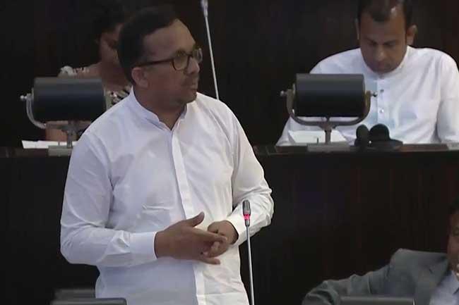 කර්මාන්ත සඳහා අවශ්‍ය ඉන්ධන අඛණ්ඩව සපයන හැටි ඇමති හඳුන්නෙත්ති කියයි