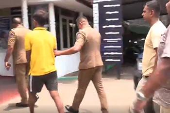 'වල්පොල ලලා' තියුණු ආයුධ සමග අත්අඩංගුවට