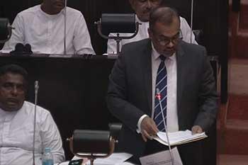 වසර හතරක් තුළ විවිධ අර්බුද හමුවේ ආයතන ලක්ෂ දෙකකට වැඩි ගණනක් වහලා