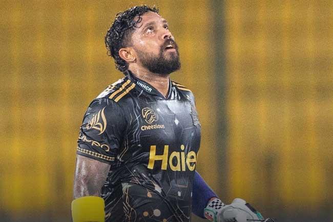 කරච්චි කිංග්ස්ට එරෙහිව කුසල්ගෙන් ප්‍රවේගකාරී ශතකයක්