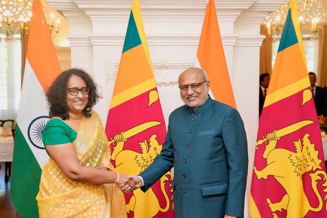 ඉන්දීය උප ජනපති, අගමැති හරිනි හමුවෙයි