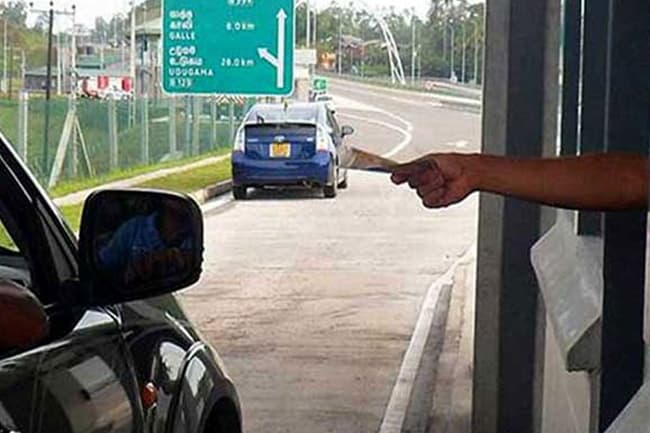 අලුත් අවුරුදු සමයේ අධිවේගී මාර්ගවල ආදායම රු. මිලියන 441 ඉක්මවයි