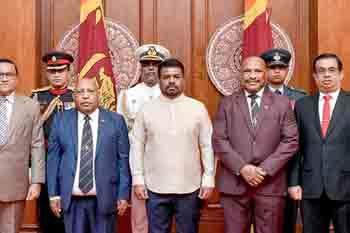 රාජ්‍යතාන්ත්‍රික නියෝජිතයින් කිහිපදෙනෙක් ජනපතිට අක්තපත්‍ර භාර දෙයි