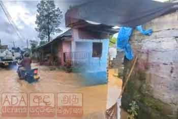 අධික වර්ෂාවෙන් හැටන් - දික්ඔය වතු නිවාස 50ක් ජලයෙන් යට වෙයි