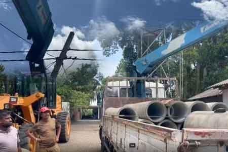 බූම් ට්‍රක් රථයක් විදුලි රැහැනක ගැටී දෙදෙනෙකු රෝහල් ගත කරයි
