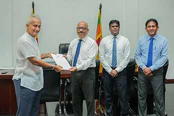 ශ්‍රී ලංකා ක්‍රිකට් පරිවර්තන කමිටුවේ සාමාජිකයින් කිහිප දෙනෙකුට පත්වීමේ ලිපි