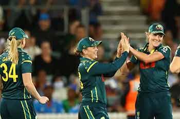 කාන්තා T20 ශ්‍රේණිගත කිරීම්වල ඔස්ට්‍රේලියාව තවදුරටත් පෙරමුණේ
