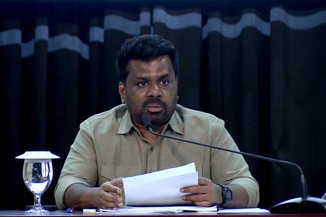 බියෙන් තොරව රජකාරි සිදුකිරීමට ජනපතිගෙන් රාජ්‍ය නිලධාරීන්ට සහතිකයක්