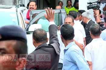 හෝරා කිහිපයකට පසු මහින්ද අල්ලස් කොමිසමෙන් එළියට