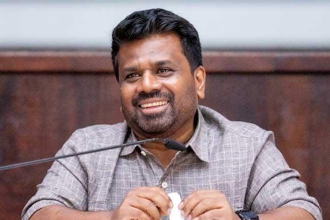 මහනුවර දිස්ත්‍රික්කයේ නැවත පදිංචි කිරීම් කඩිනම් කරන්න - ජනපතිගෙන් උපදෙස්