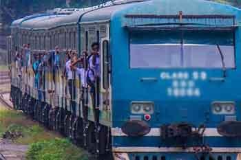 පුත්තලම මාර්ගයේ දුම්රිය ධාවනය හලාවත දක්වා සීමා කෙරේ