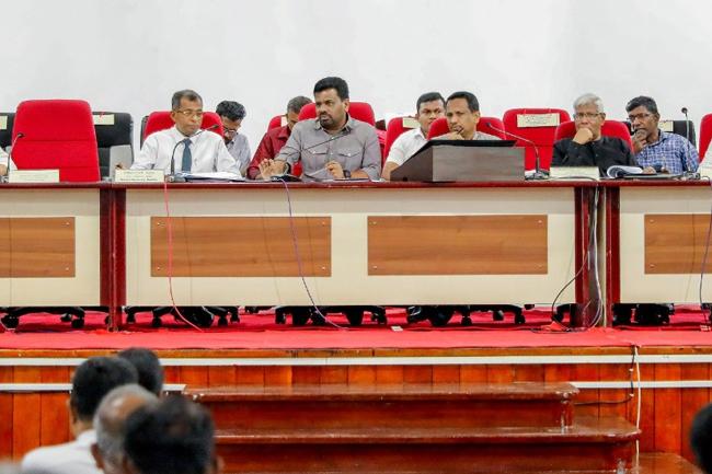 අධි අවදානම් තැනින් ඉවත්ව වෙනත් තැනක පදිංචි වීමේ අවසන් තීරණයට ජුනි 15 තෙක් කල් දෙයි