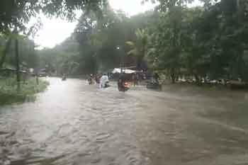 ප්‍රදේශ කිහිපයකට මිලිමීටර් 300 ඉක්මවූ වැසි