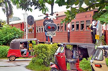 කොටා පාර දුම්රිය හරස් මාර්ගයේ ප්‍රතිසංස්කරණ කටයුතු කල්යයි