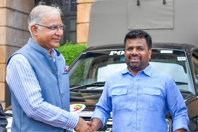 ඉන්දියාවෙන් ශ්‍රී ලංකා පොලීසියට කැබ් රථ 134ක්