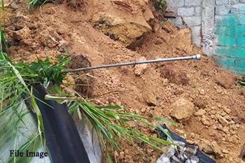 පස් කන්දක් කඩා වැටී පුද්ගලයෙකු ජීවිතක්ෂයට