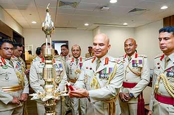 නව යුද හමුදා මාණ්ඩලික ප්‍රධානියා රාජකාරී ආරම්භ කරයි