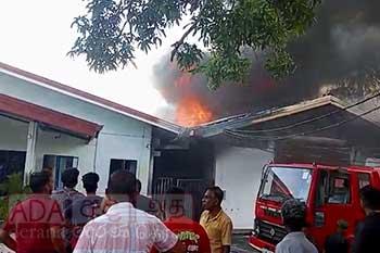 ඇඹිලිපිටියේ ඇඟලුම් කම්හලක ගින්නක් - 22ක් රෝහලට