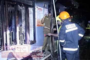 සෙනෙහසේ කැදැල්ල සම්පූර්ණයෙන්ම ගිනිබත් වෙයි - 11ක් මරුට - තුනක් අතුරුදන්