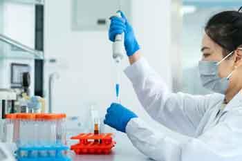 කෘත්‍රිම බුද්ධියෙන් නිර්මාණය කරන ලද ලොව ප්‍රථම එන්නත