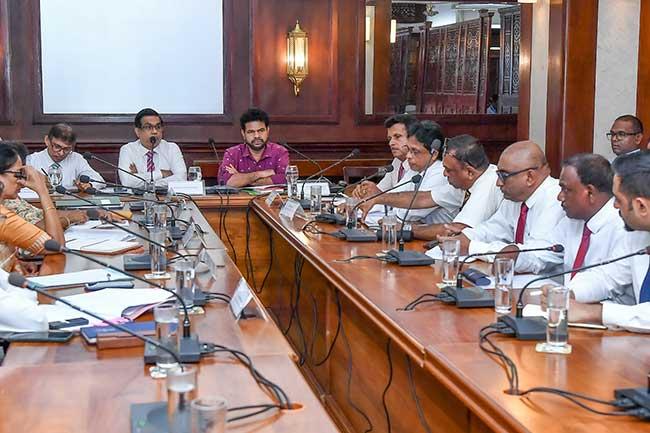 පොහොර ආනයනය කිරීමේ සැලැස්මක් සකස්කිරීමට අවධානය