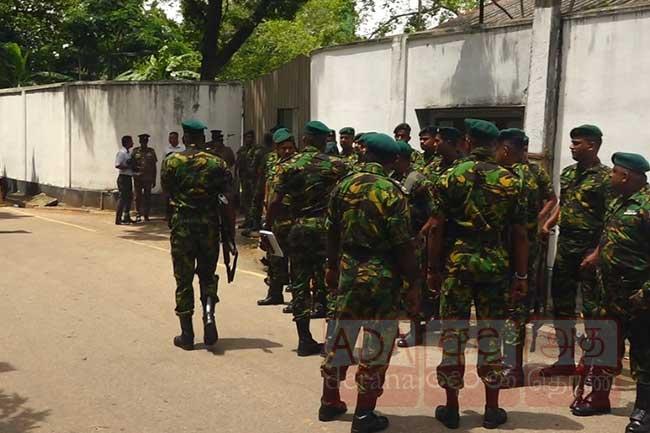 කොටුව මහෙස්ත්‍රාත් අධිකරණය අසල ආරක්ෂාව තර කෙරේ