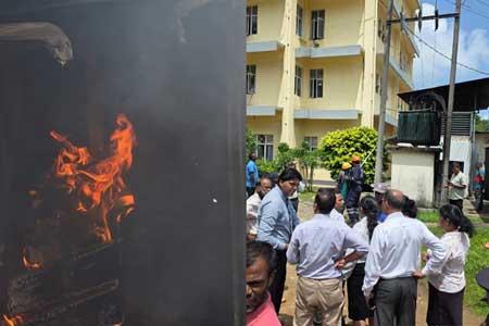 ගාල්ල ජාතික රෝහල් භූමියේ පිහිටි ට්‍රාන්ස්ෆෝමරයක ගින්නක්